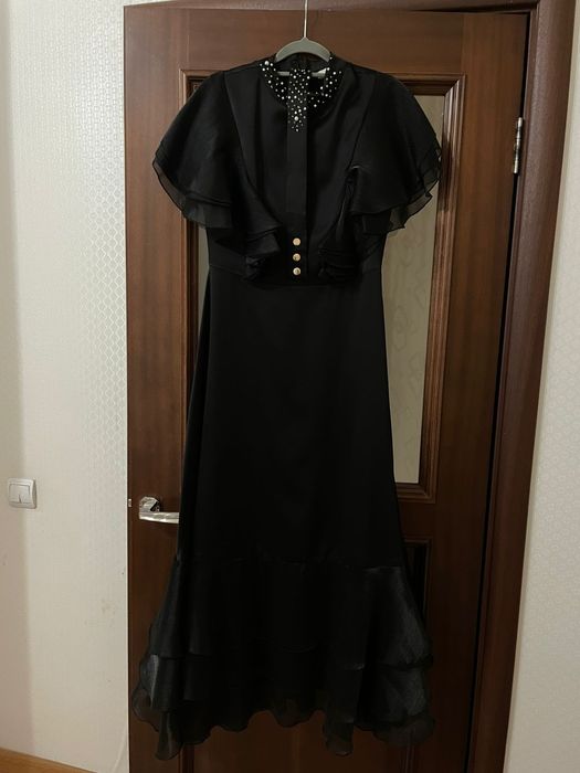 Продам платье красивое, размер 44-46