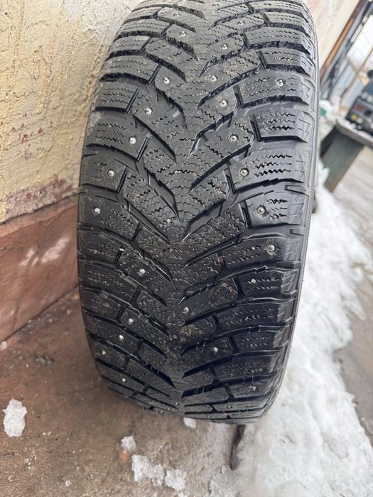 Продам резину шиповка toyo