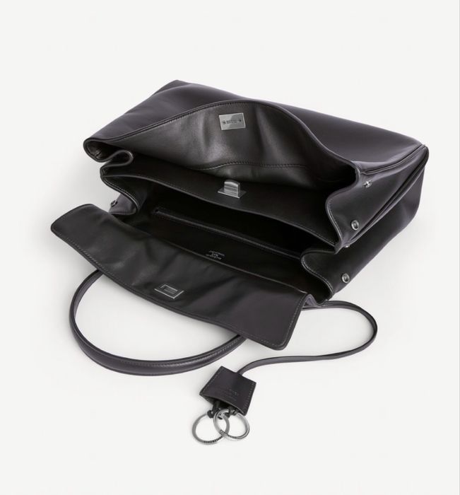 Сумка Balenciaga Rodeo medium