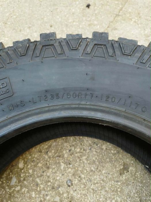 Офроуд гуми 235/80/17