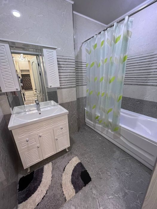 4х комнатная квартира на аренду.