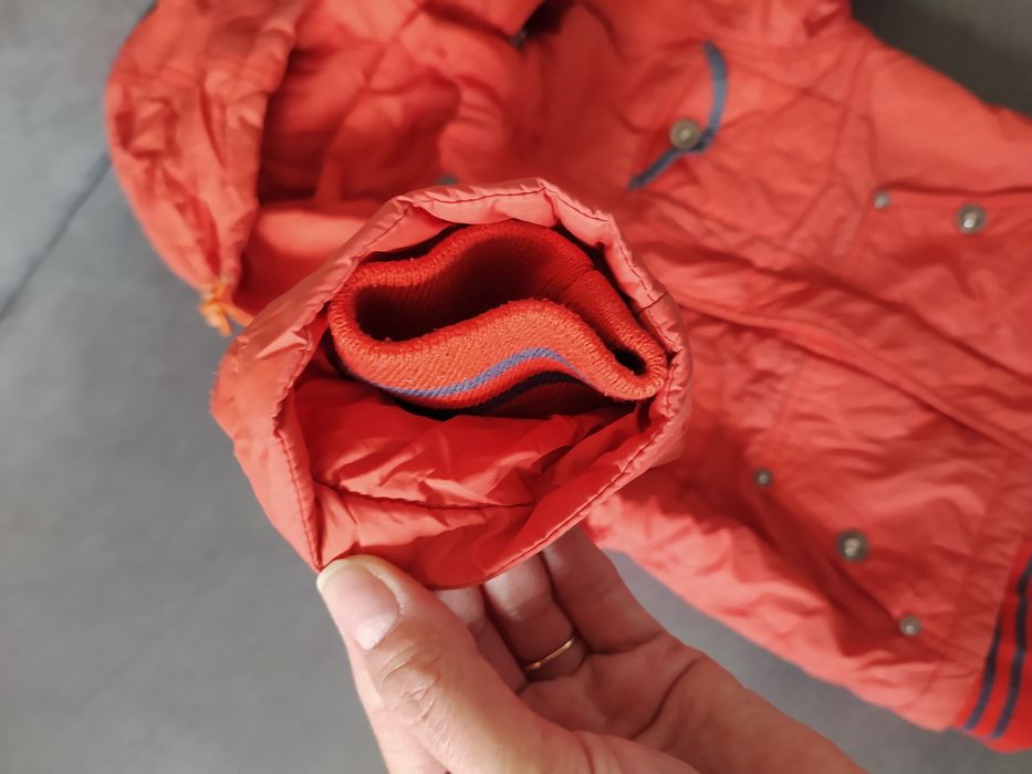 Продам осеннюю куртку на мальчика