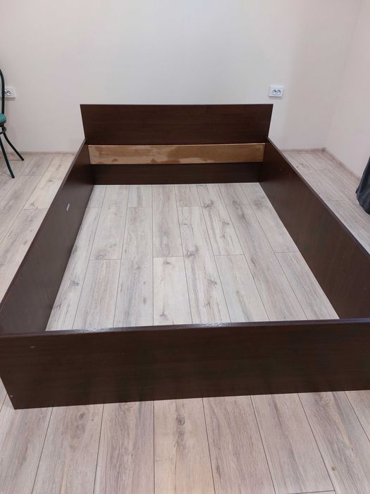 Спалня с матрак 140 на 200