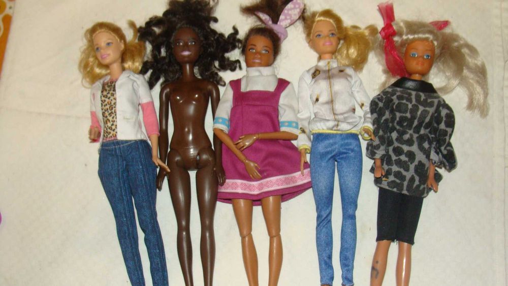 Монстер хай,уингс,братц, Барби