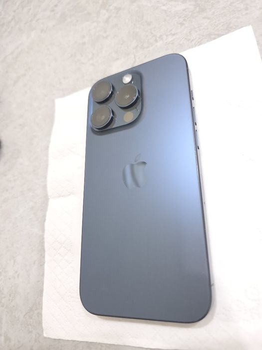Продам Айфон 15 про