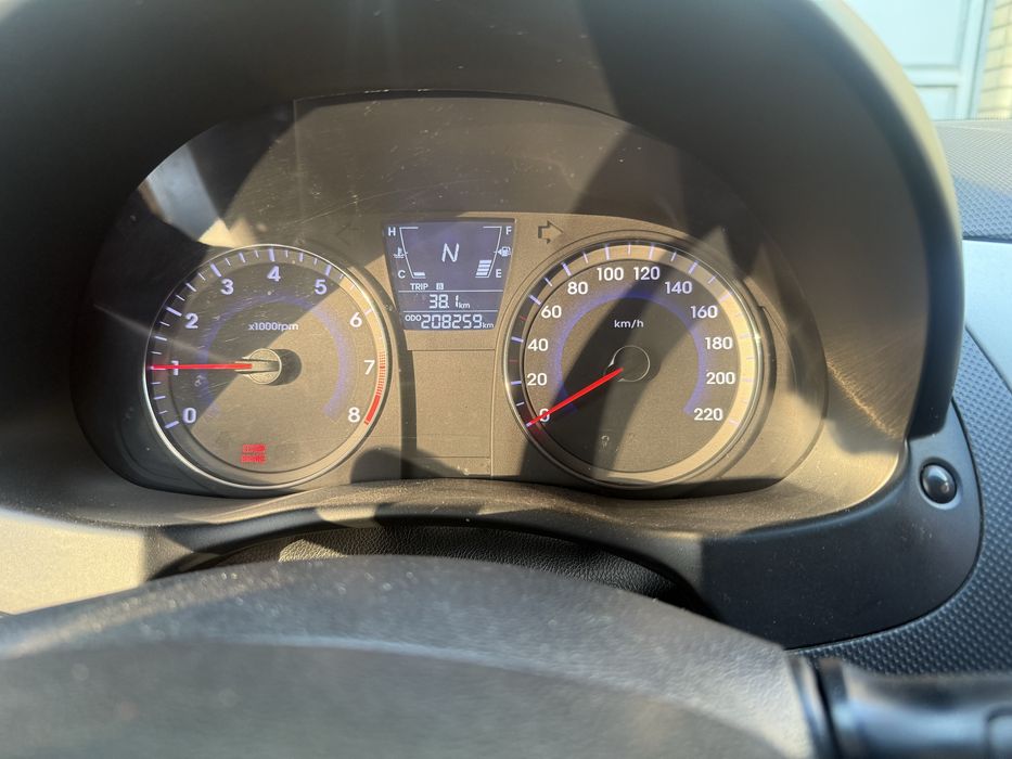 Hyundai Accent 2012 yill ishlab chiqarilgan