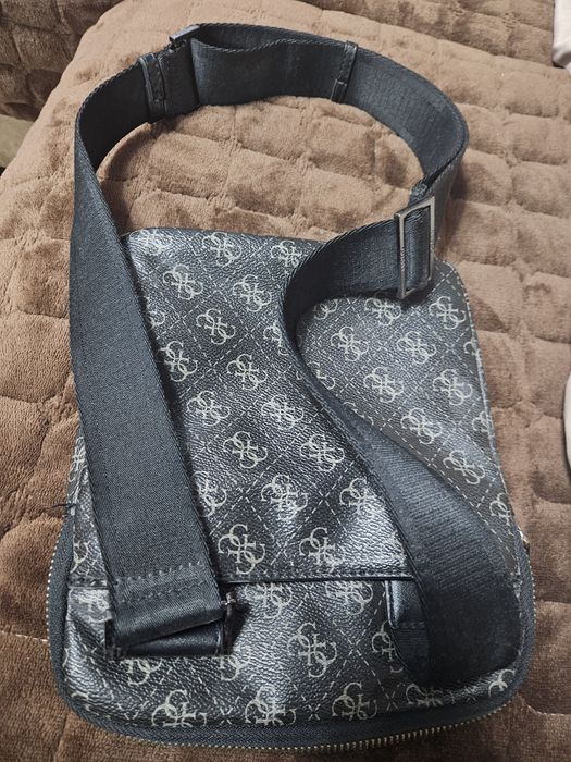 Мъжка чанта Guess