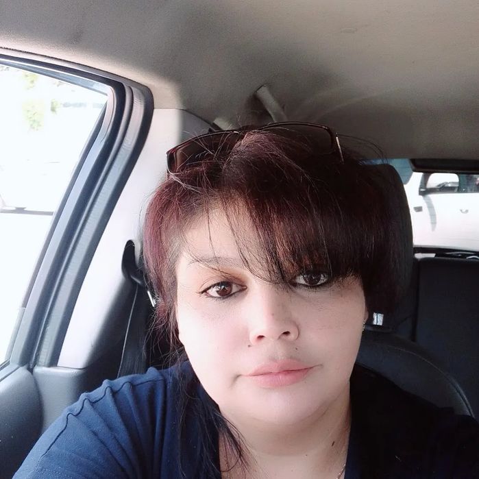 Аел киши инструктор мошина бошкаришни профессионал даражада ургатаман