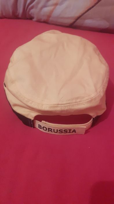 Шапки на Борусия, Ливърпул, Манчестър