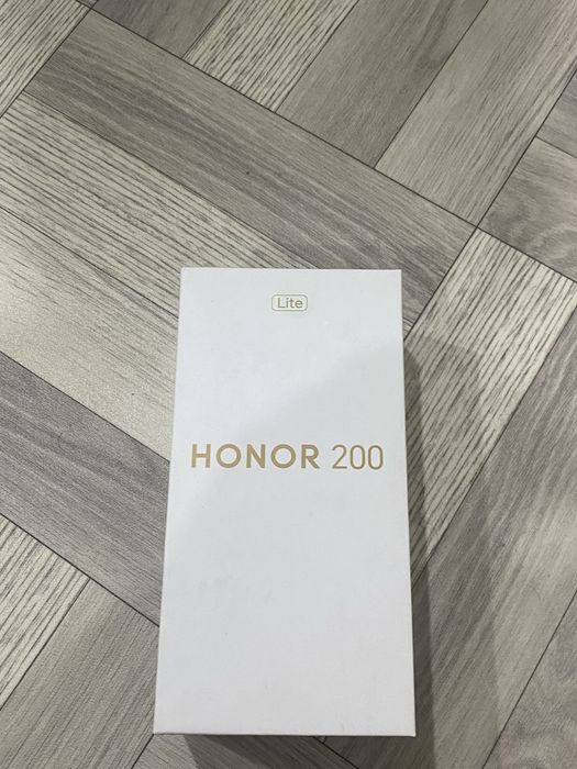 Продам смартфон honor 200lite