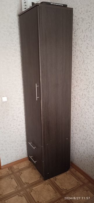 Продам угловой шифоньер