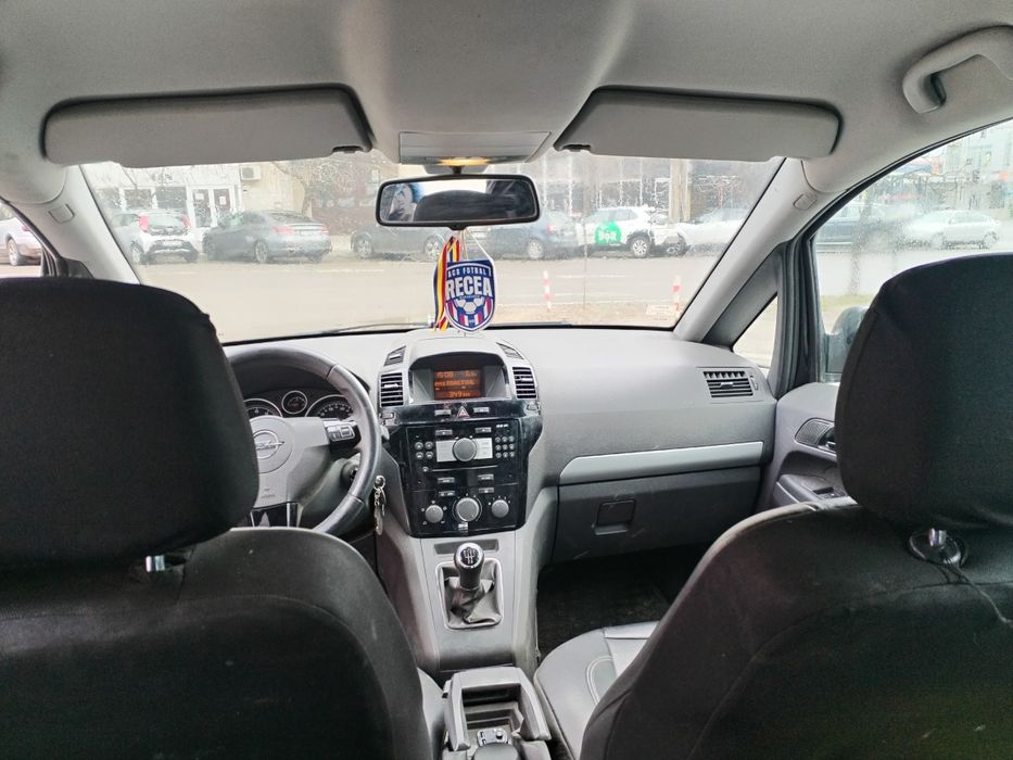 Opel zafira 7 locuri, an 2011