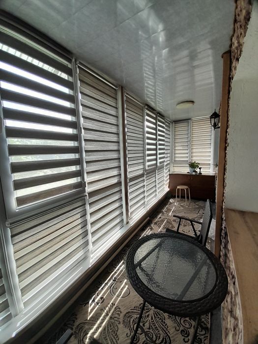 День-ночь/Ролл-шторы/Вертикальные жалюзи