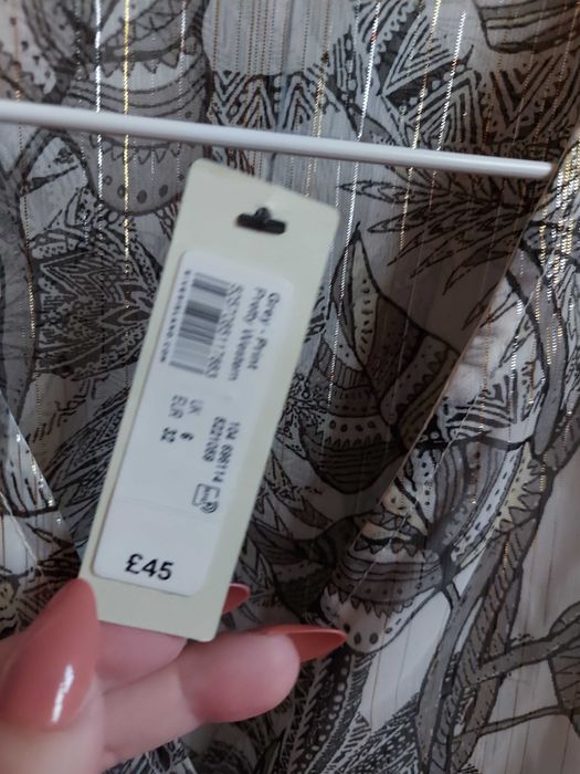 Rochie nouă cu umeri decupați River Island, mărimea 32