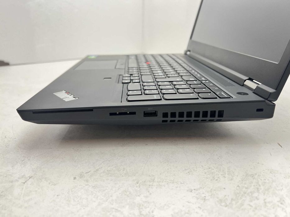 реновиран Mobile Workstation Lenovo Thinkpad P15 G2 15.6" i7-11850H 32GB 510GB клас А с Гаранция