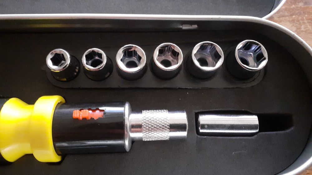 гедоре комплект инструменти в метална кутия, чисто нови качествени