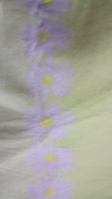 простыни навалочки пододеяльники  посуда