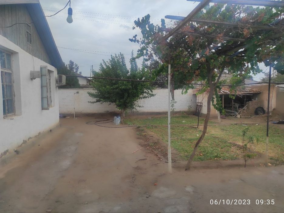 4 honali uy joy sotiladi