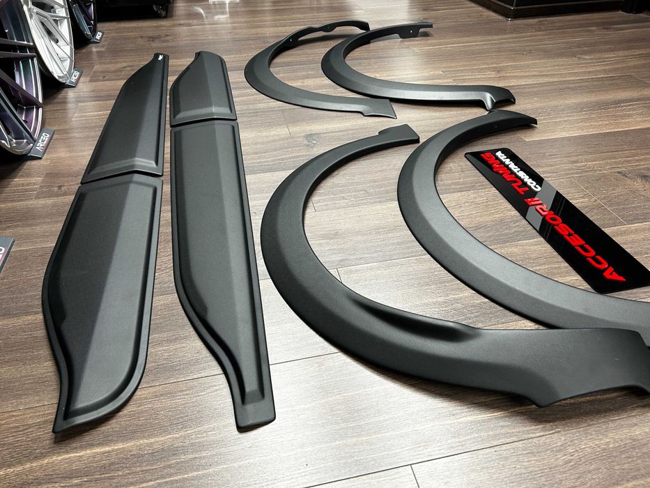Protectii / Ornamente Usi - Aripi Kit Complet Dacia Sandero 3