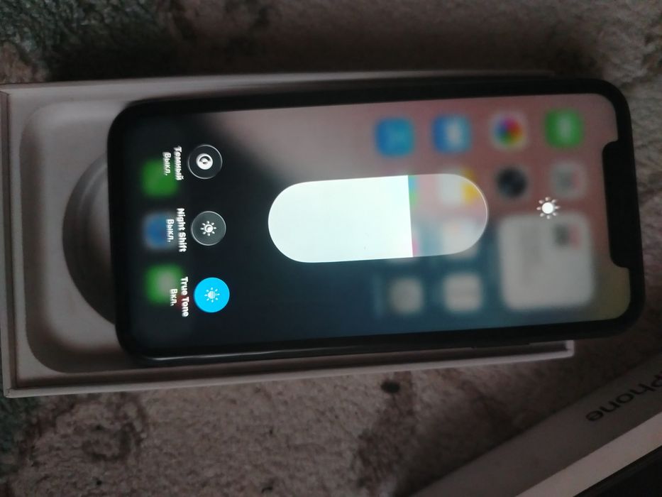 Айфон 11 64 гб. Оригинал 77%