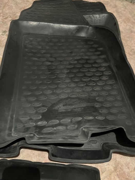 Продам резиновые коврики