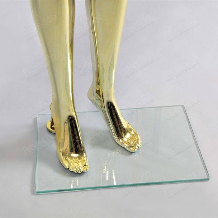 Maniken sotiladi. Tilla rangda ideal holati