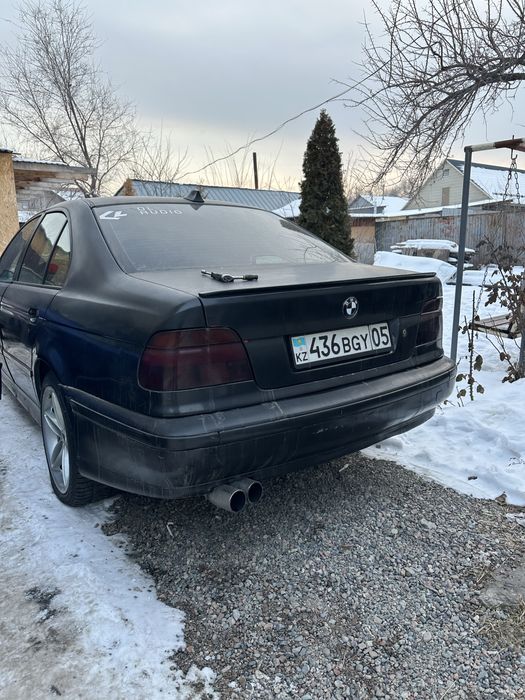 Продам бампер перед зад на е 39