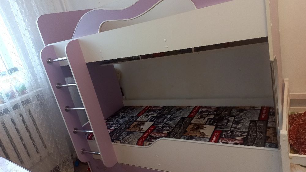 Двухярусная кровать.