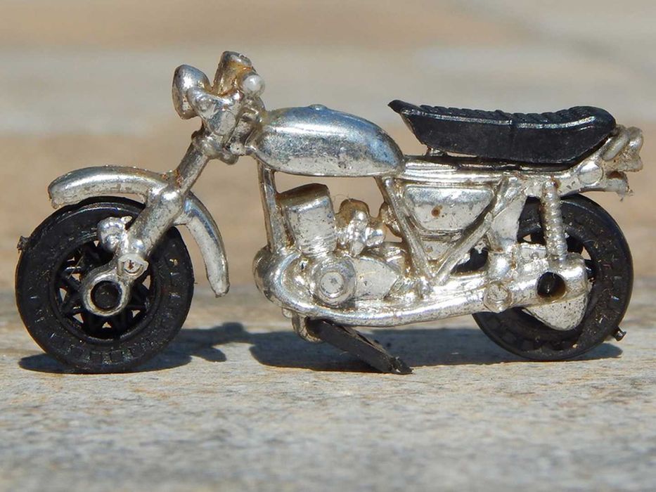 Jucarie motocicleta Morinaga anii 1980 scara 1:43 din plastic