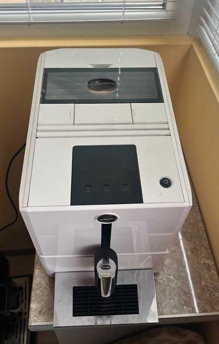 КАФЕ МАШИНА - Jura 741 piano white