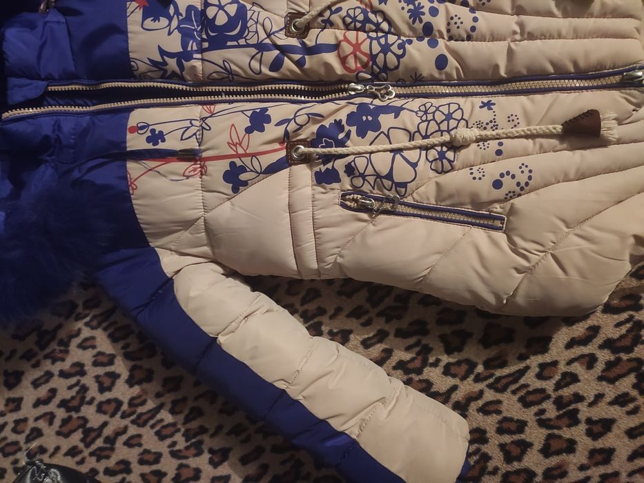 Продам замний пуховик на девочку