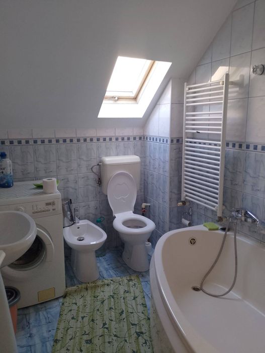 Inchiriez apartament cu 4 camere