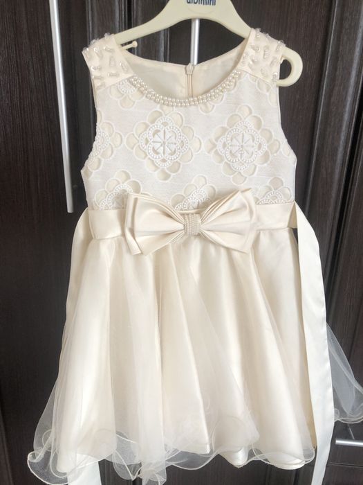 Платье продам