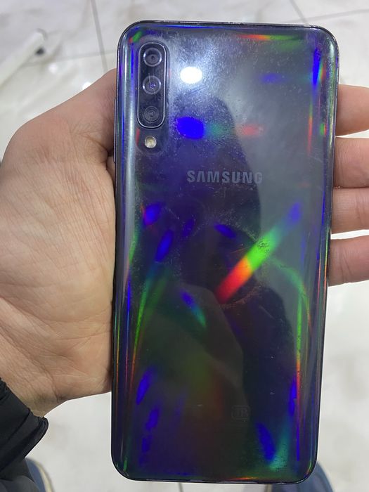 Samsung A50 sotladi