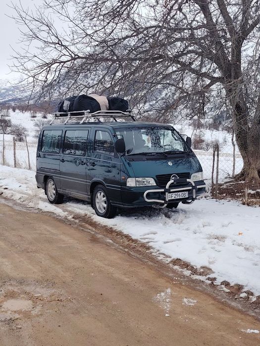 Istana sotiladi 2003 radnoy 50.000 km yurgan