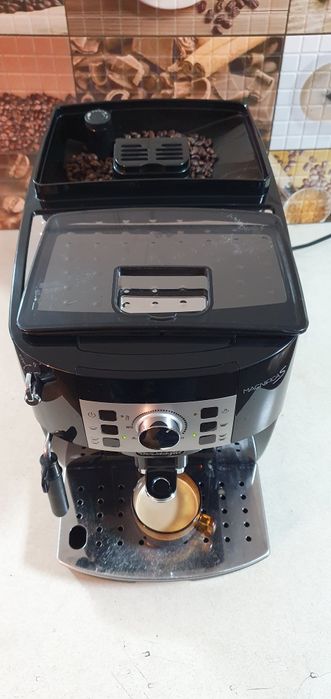 Vând Expresor Cafea Automat Delonghi Magnifica S