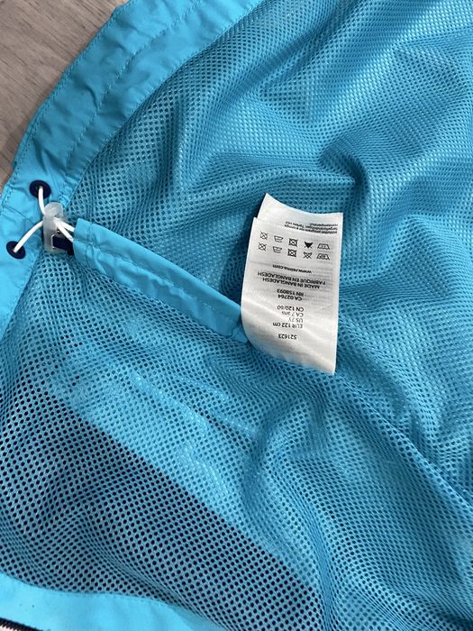 Продам ветровку на мальчика .