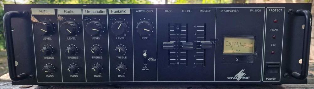 Професионален усилвател на немската фирма Monacor PA 2000