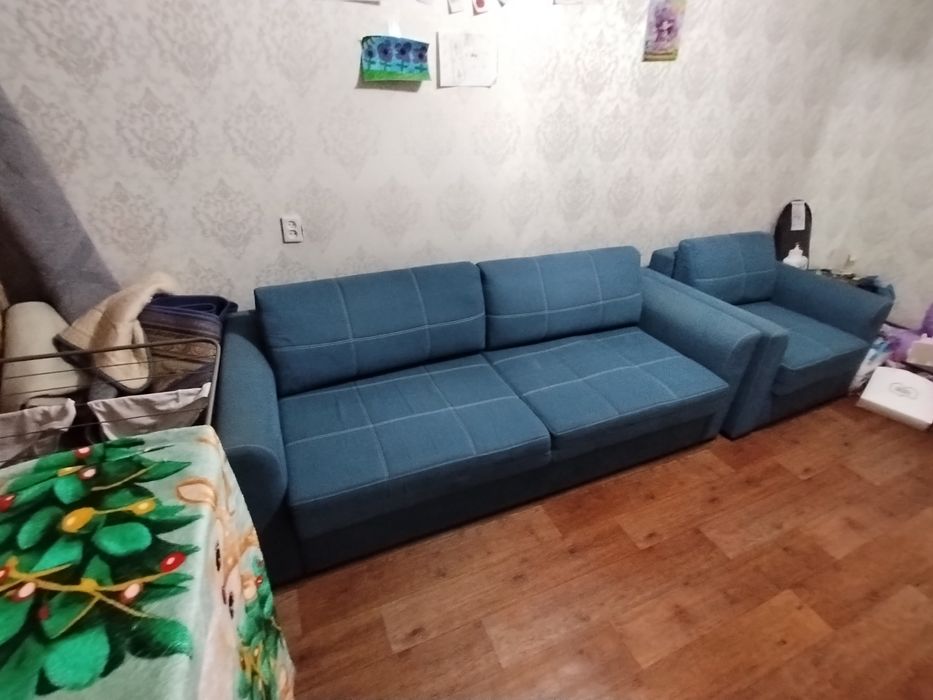 Продам диван (плюс кресло-кровать)