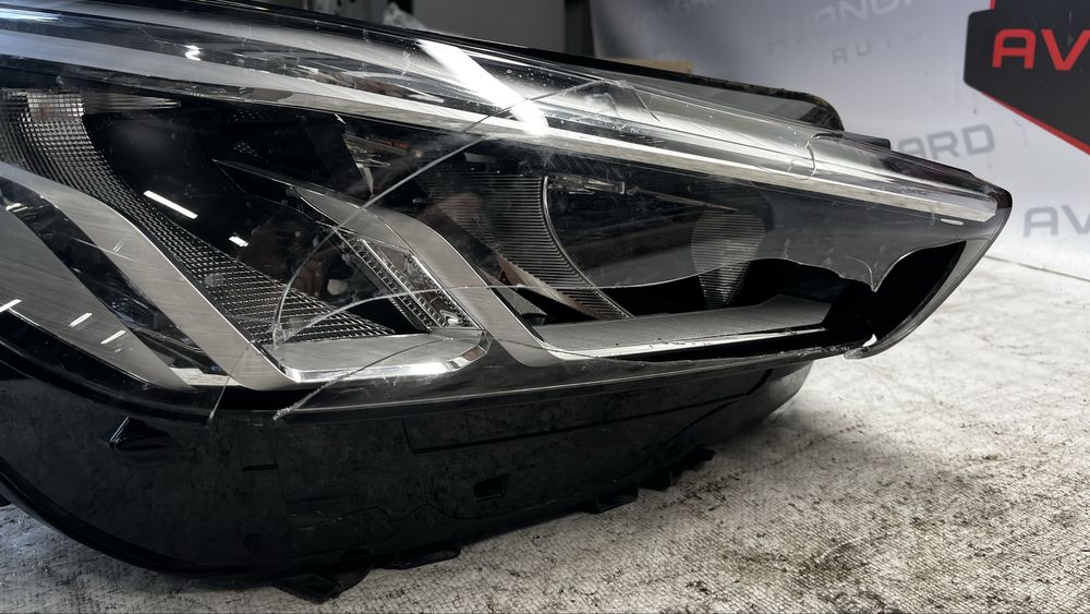 BMW X1 U11 десен фар