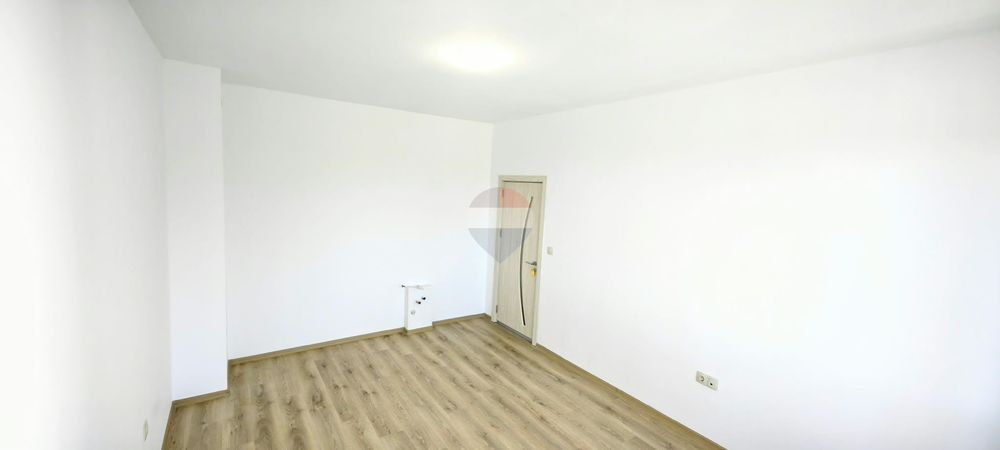 Продава се Двустаен апартамент в Варна, Младост 2 - 40 кв.м за 2798 €/кв.м - Снимка #2