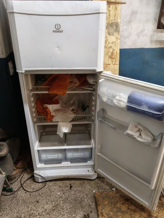 Продам холодильник