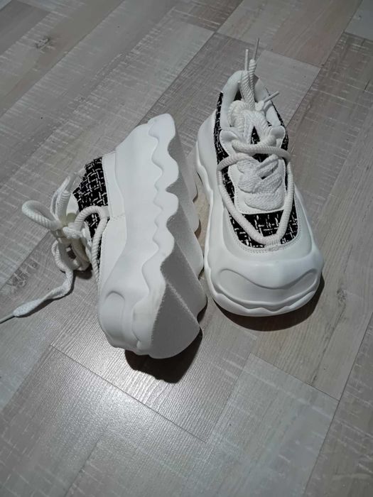 Спортни обувки/маратонки