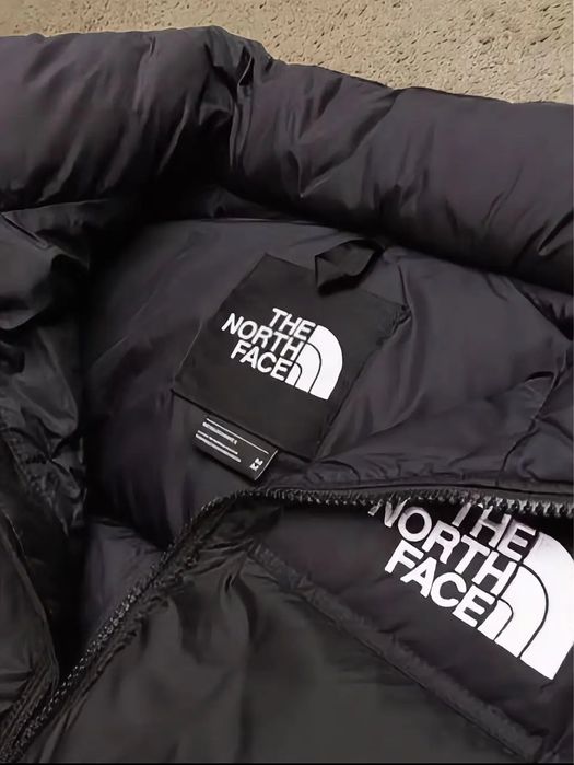 The North Face 1996 Retro Nuptse - размер М, черно