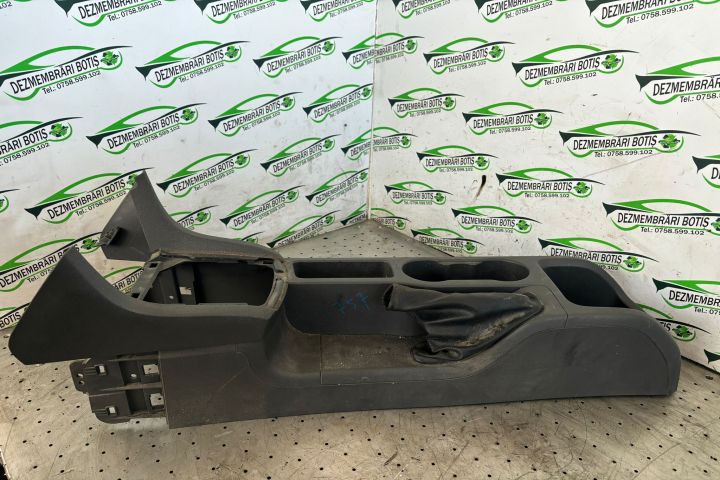 Consola centrala Ford Focus a 2-a generatie