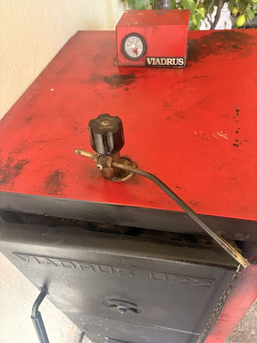 Чугунен котел на твърдо гориво Viadrus 22-29 kW