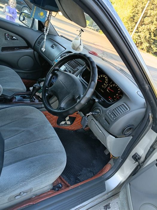 Продам Mitsubishi Diamante