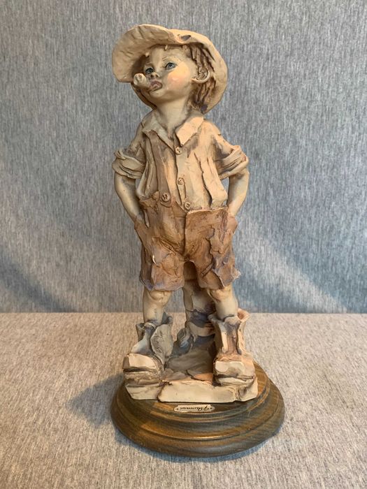 Фигурка CAPODIMONTE на момче