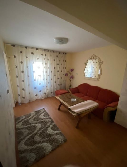 Inchiriez apartament-Zona ultracentrala-renovat