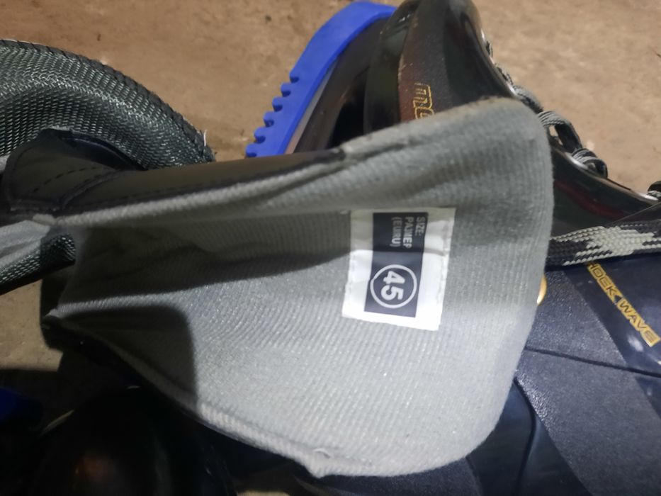 Продам коньки motor